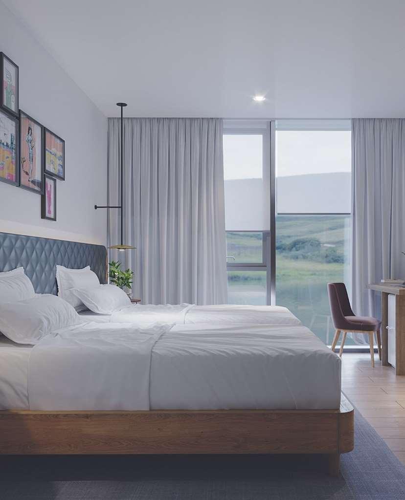 Hilton Garden Inn Tbilisi Riverview Szoba fotó